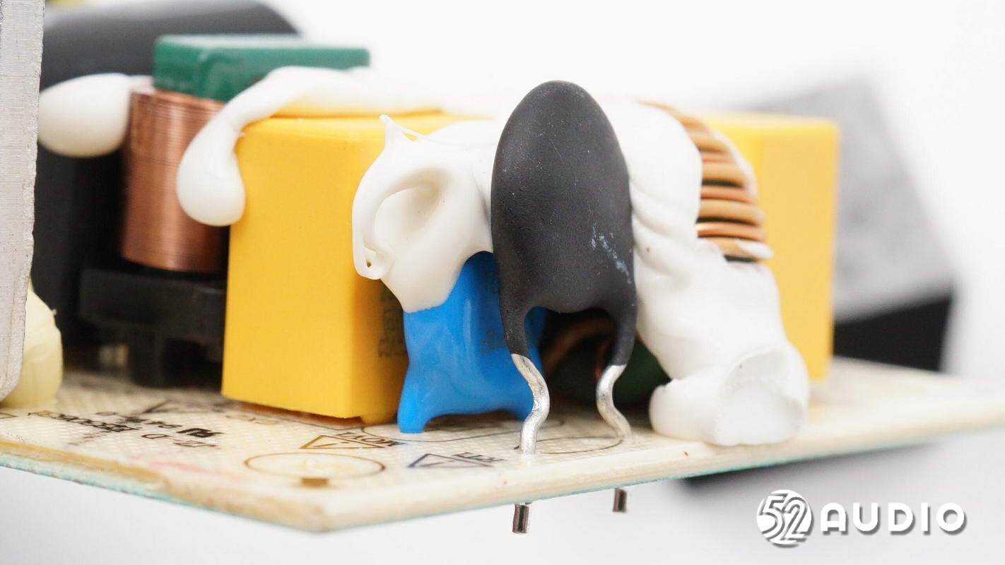 雷蛇天狼星v2专业版,razer雷蛇利维坦巨兽v2和天狼星v2