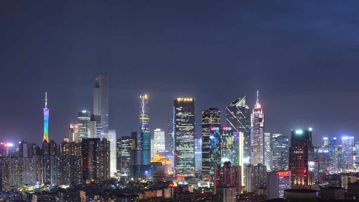 商店吸引顾客的花招,商场位置偏僻衣服怎么吸引顾客