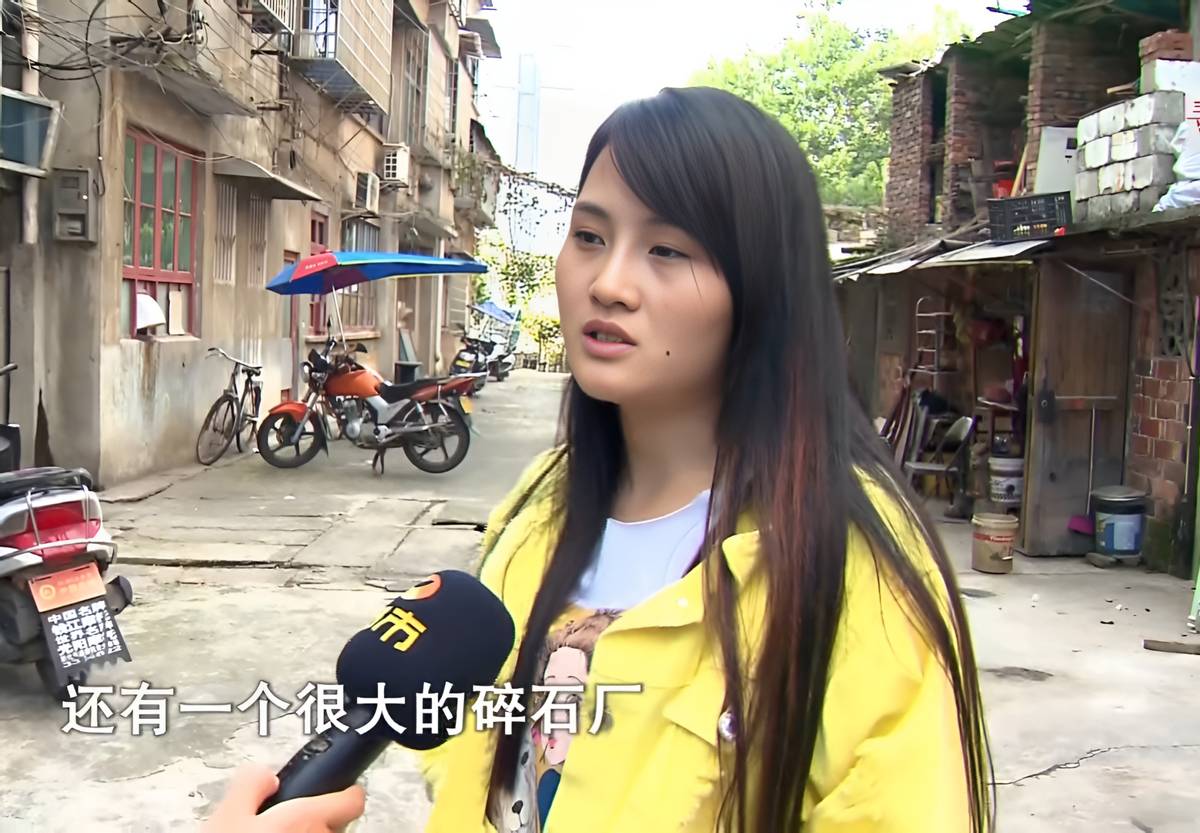 20岁女生嫁给了同龄有钱人,20岁女子嫁了30岁男人