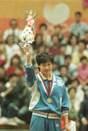 国乒女队王楠,王楠张怡宁女乒团体比赛视频