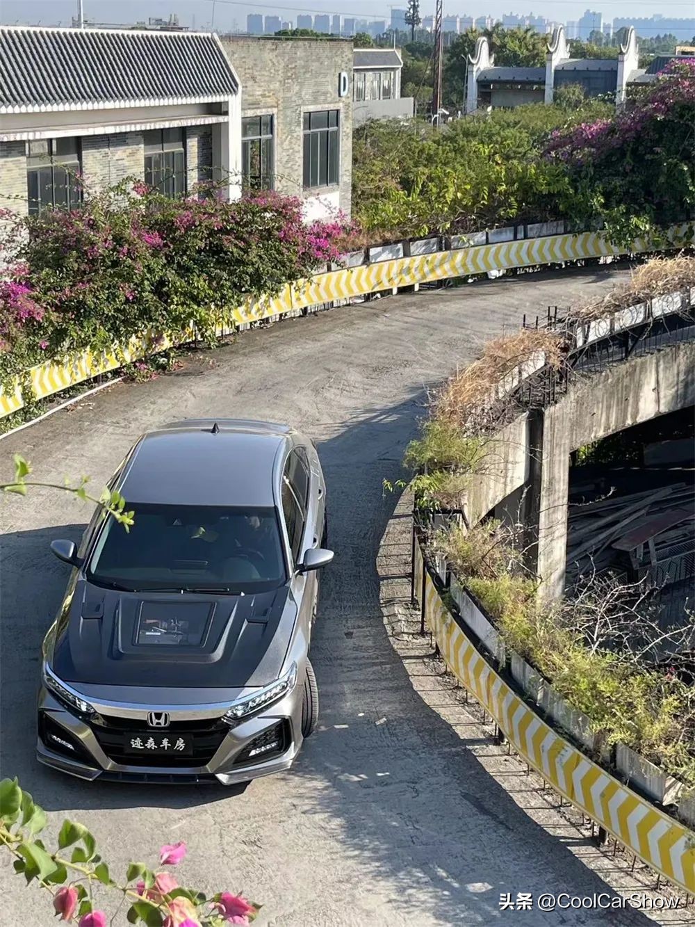 十代雅阁内饰碳纤维改装案例,十代雅阁改装多功能屏幕