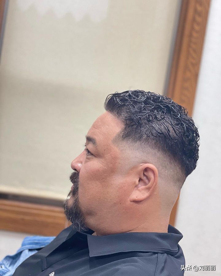 适合微胖男生的纹理烫,男生黑人烫中长造型效果