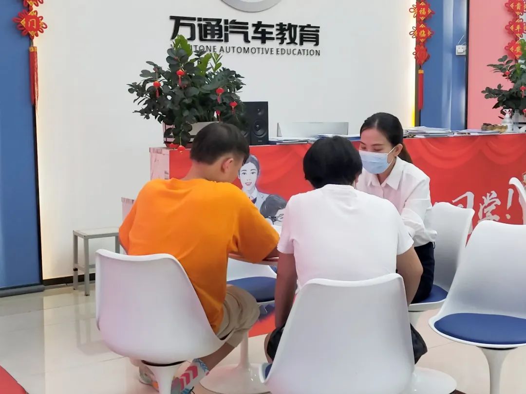 初中生没考上高中怎么选择技校呢,没参加中考上技校需要带什么