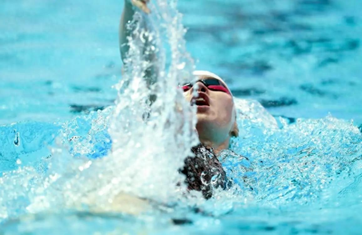 女运动员的痛苦程度,女运动员赛场上痛苦哭