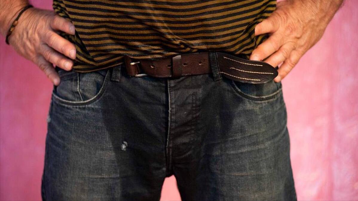 什么？男人也用卫生巾？他们用卫生巾干嘛？医生：看完让人心疼