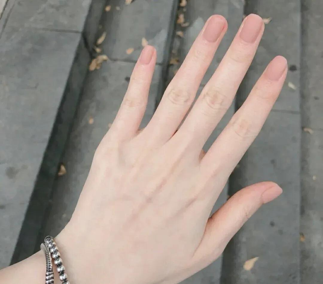 美甲的第一步认识美甲,美甲必备哪些美甲技巧