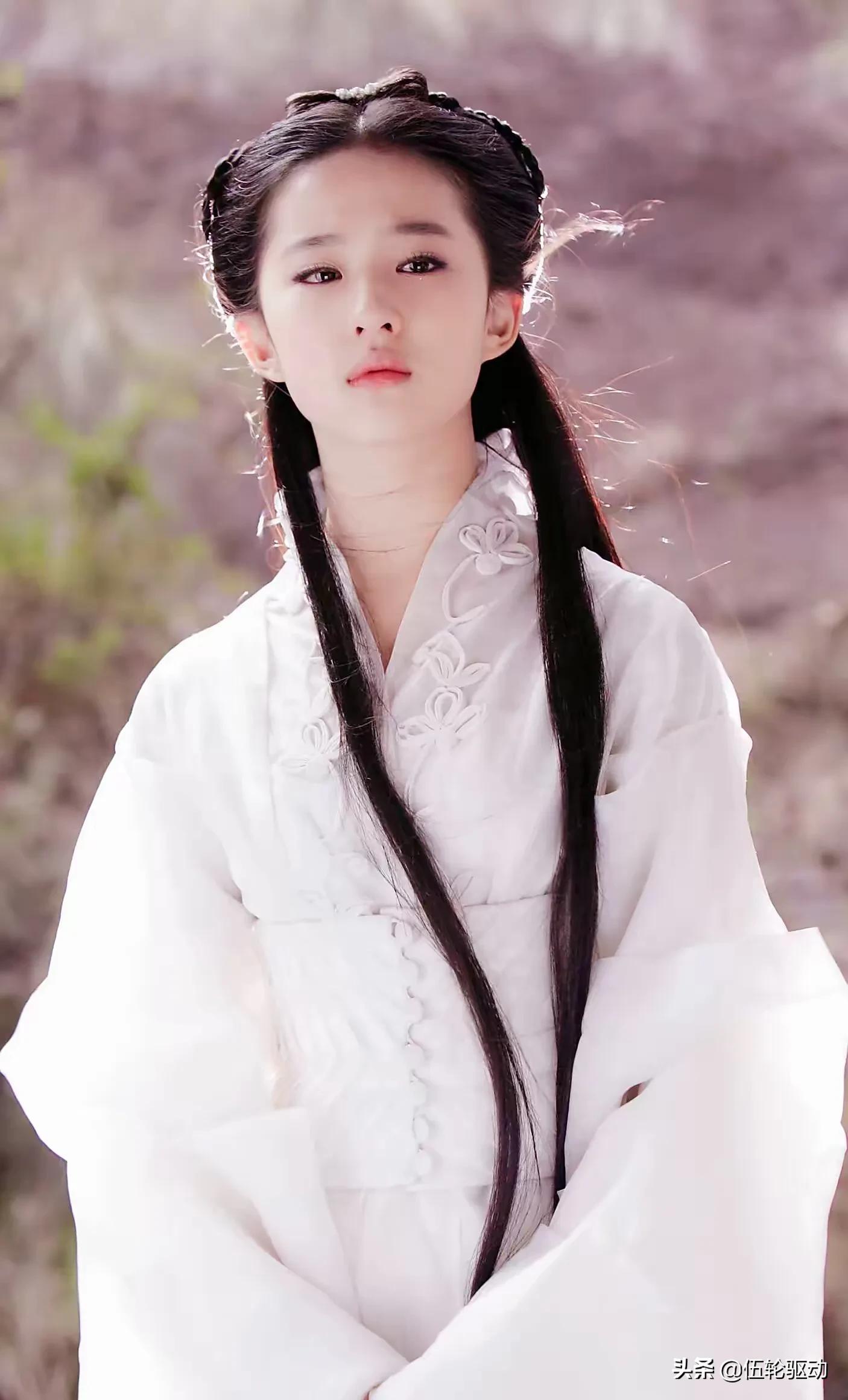 梦华录刘亦菲开什么车？最爱法拉利，保时捷只配当买菜车