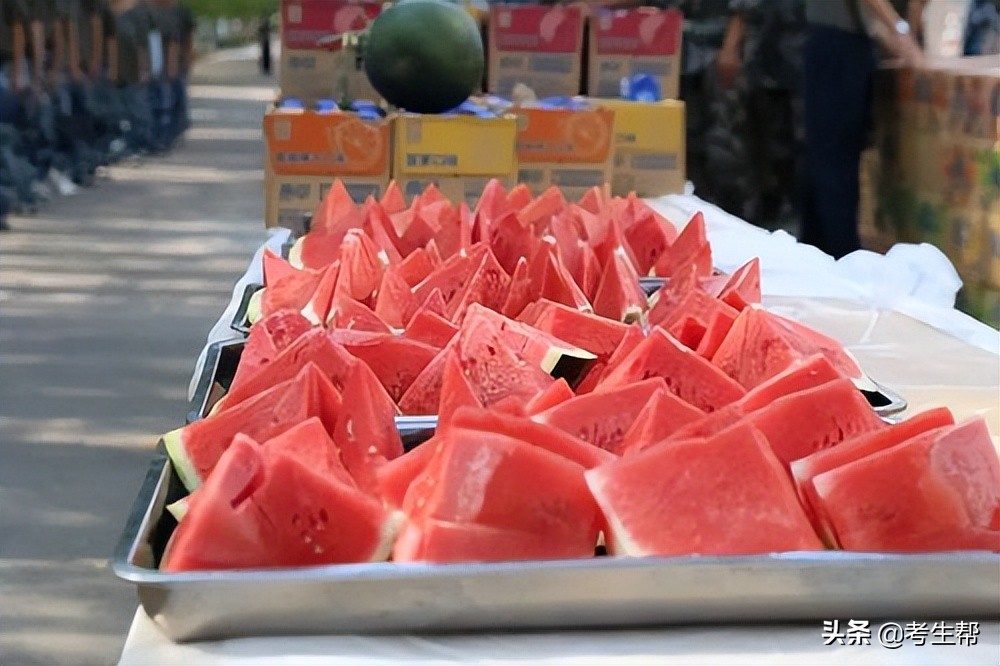 2022最“甜”的大学-西安航空职业技术学院喊你一起吃瓜啦