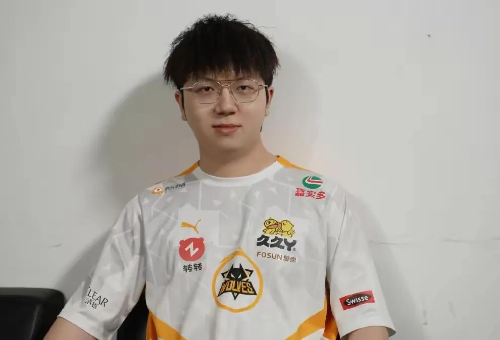 重庆狼队胖皇fmvp,重庆狼队夏季赛夺冠小胖fmvp