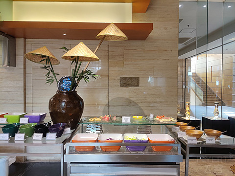 飞雪迎春山花烂漫,飞雪迎春绽玉蕊