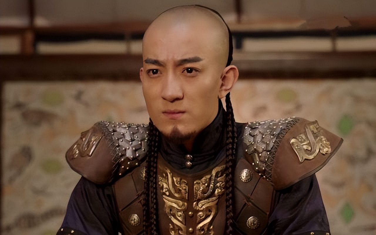 李成梁炫耀脚底有7颗黑痣，贵不可言，小妾：野猪皮脚底有7颗红痣