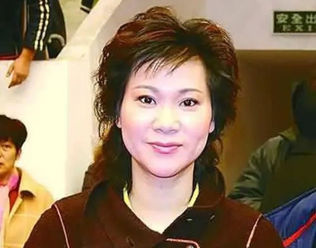 施之皓的二婚妻子,曹燕华和施之皓为什么离婚