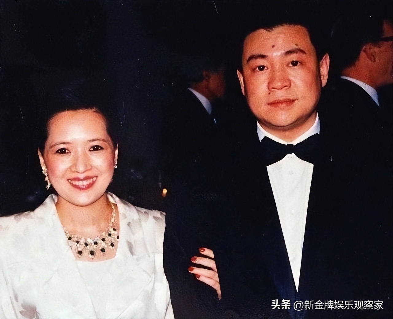 刘銮雄老婆甘比捐赠千万豪宅,富豪刘銮雄为保命花3亿换肾