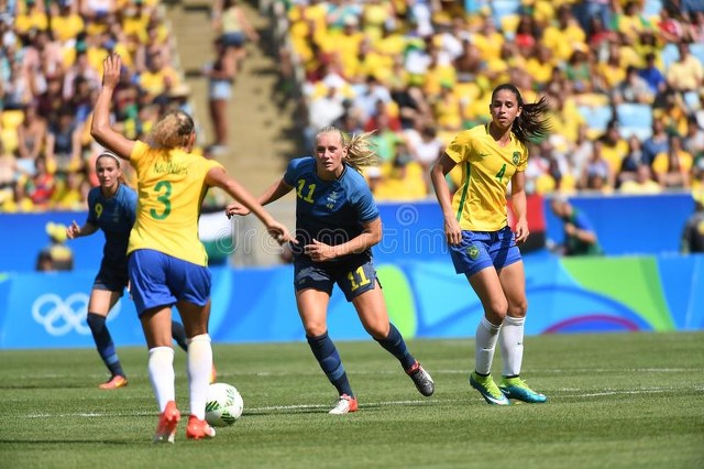 中国足球不练力量吗,中国足球球员都是会踢球的吗