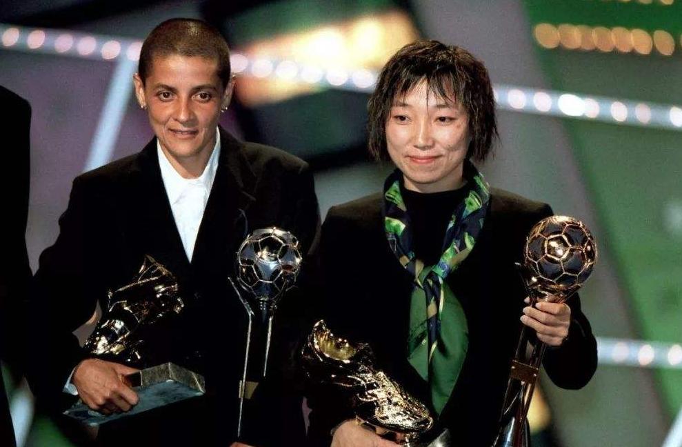 张琳艳4分钟内连入两球扳平比分,张琳艳国青世界波绝杀