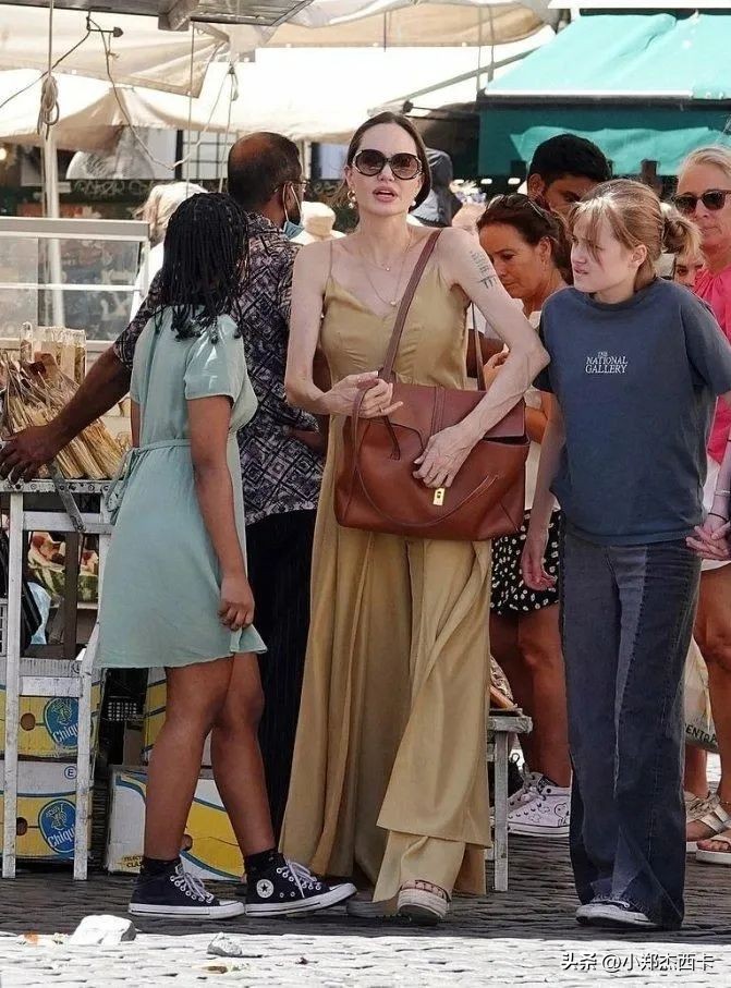 她随便穿条白裙子，就把半个好莱坞给比下去了