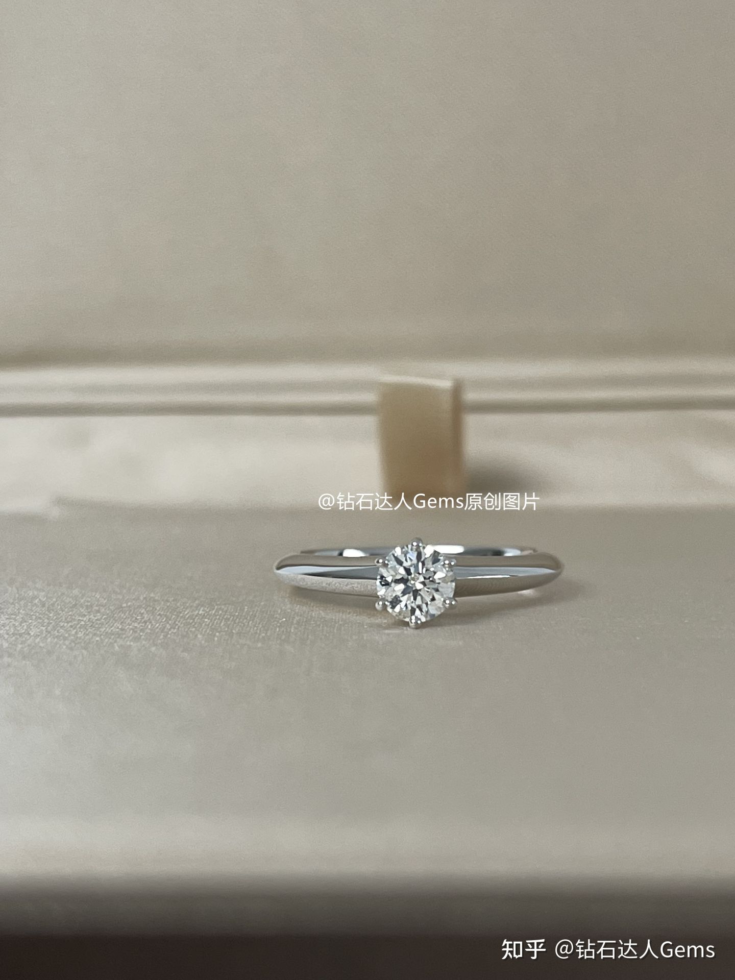 钻石小白挑选钻戒攻略—钻石4C、戒托材质和品牌