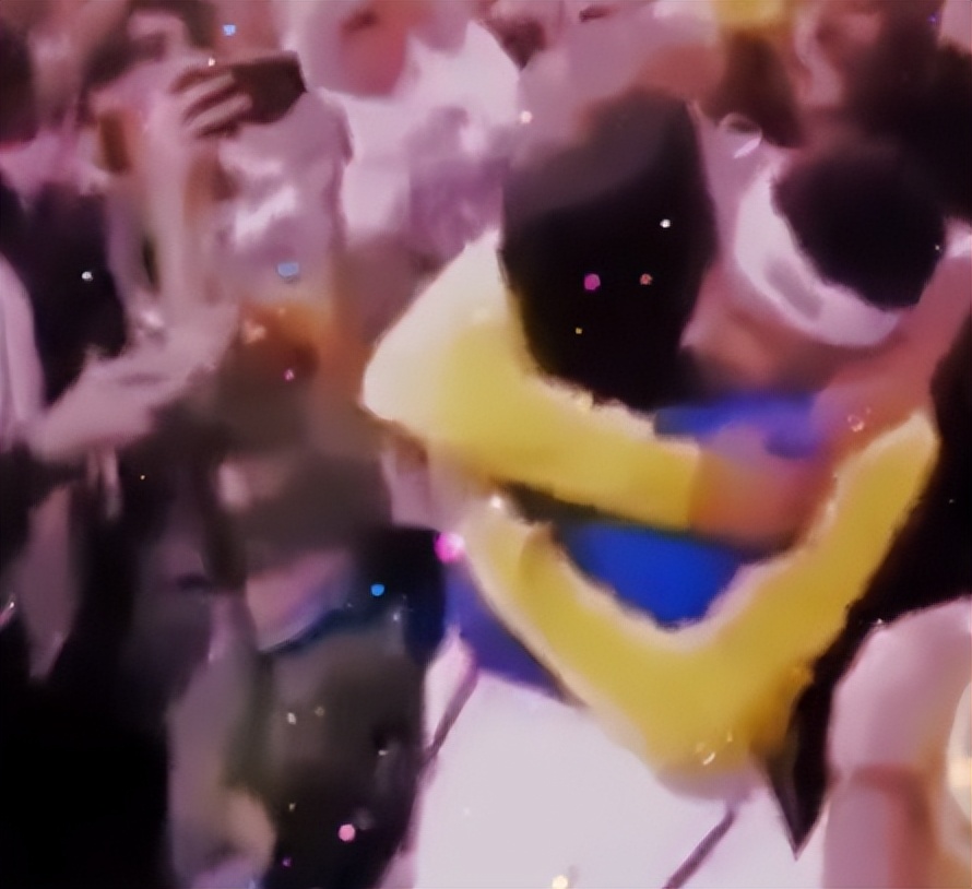 c罗与名模伊莲娜金童玉女的爱情,c罗前任伊莲娜看世界杯