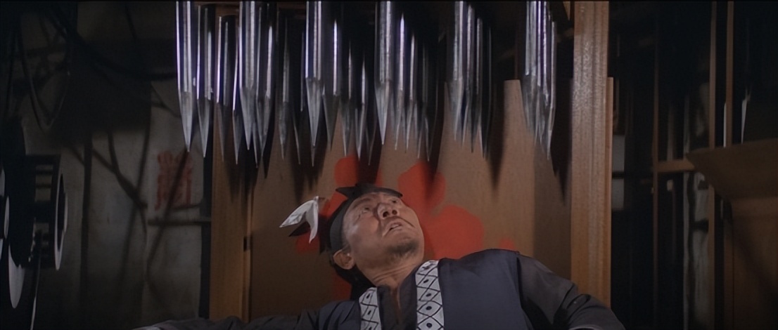 古代武侠小伙在山洞吃草练武功,武侠男子在山洞中修炼内功