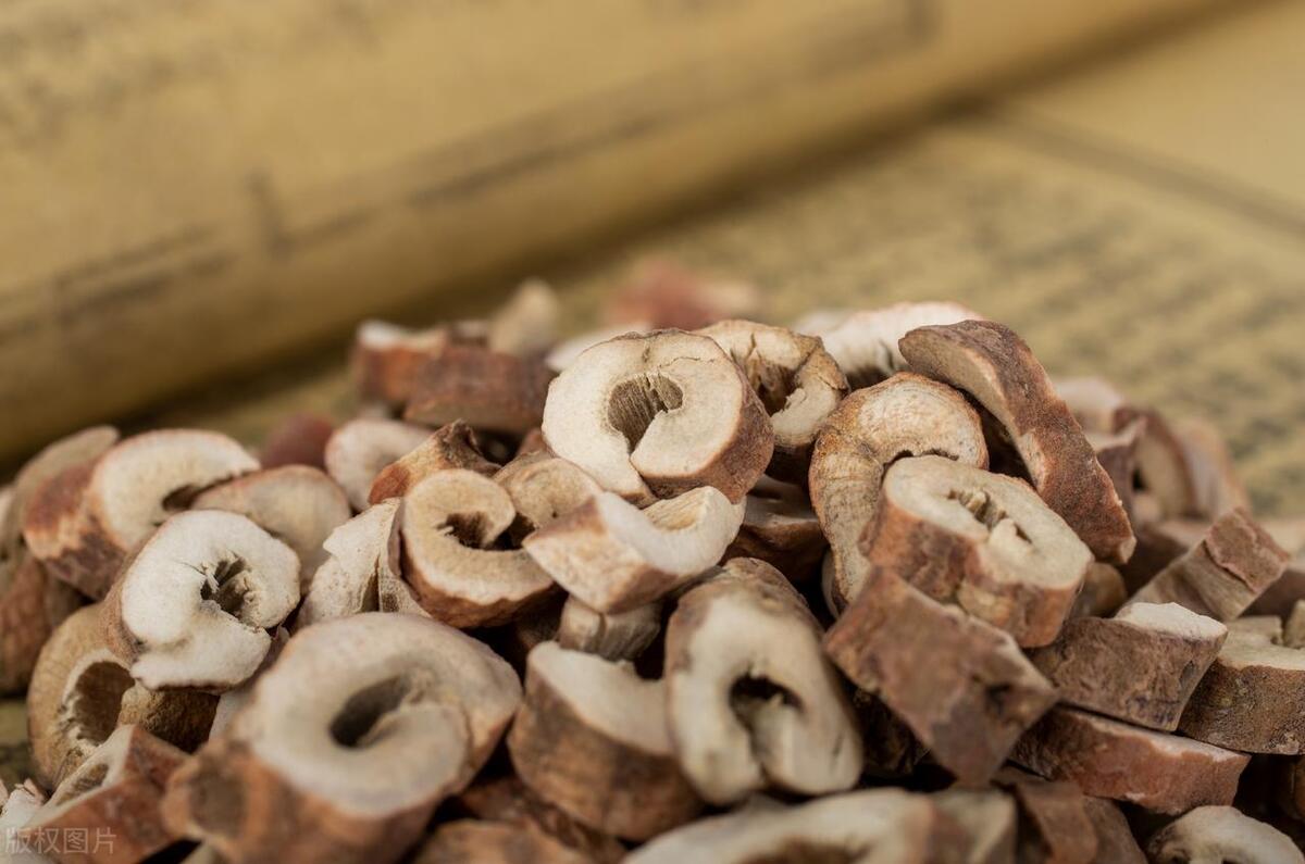 喝活血化瘀的中药能祛斑吗,中医治脸部淤血斑的案例