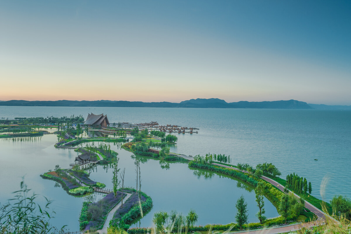 昆明澳城大厦筒子楼网红打卡地址,昆明粉色沙滩网红打卡地在哪里