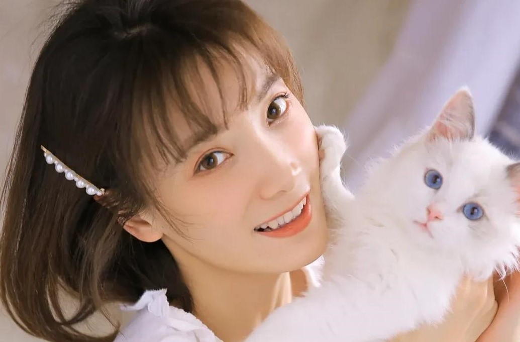 跟好久不聊天的女生聊天开场白,怎么和女孩子聊天开头第一句话