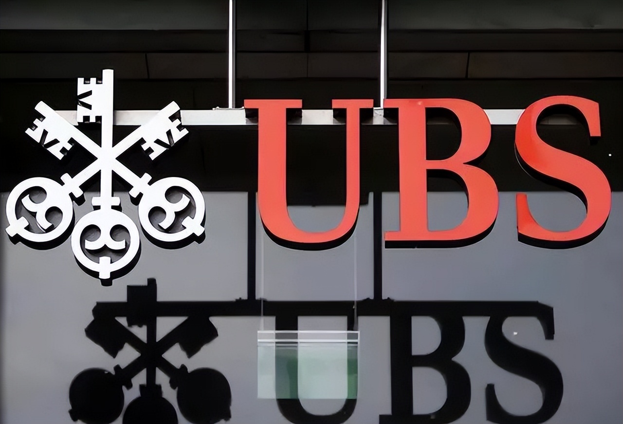 瑞士扬言制裁中国,称中国人在瑞银存了7.8万亿,网友:差点信了