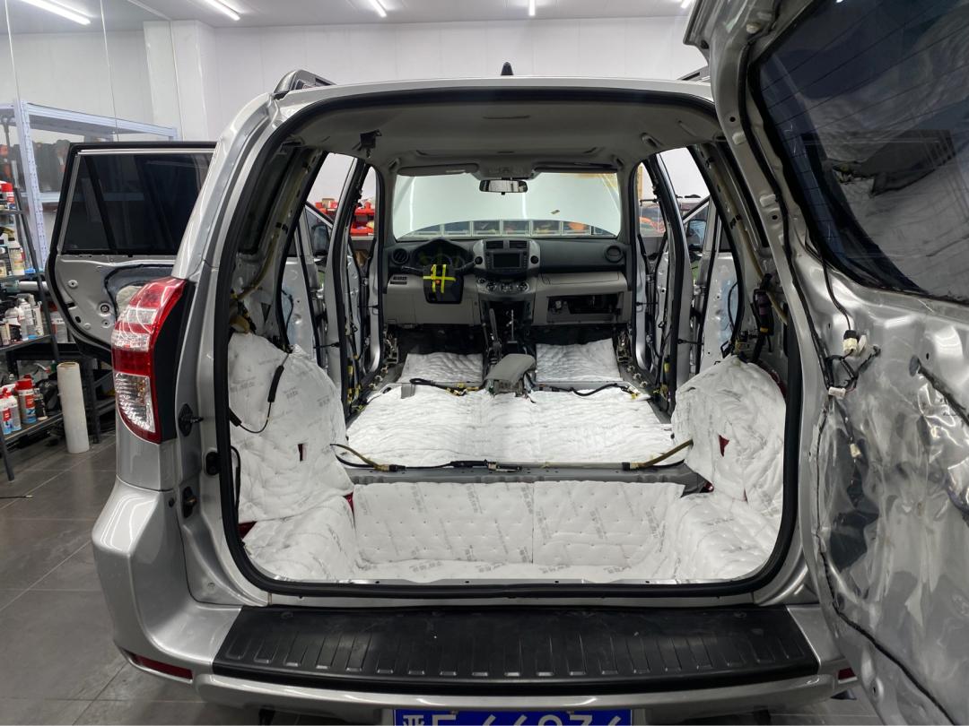 老rav4车翻新改造全过程,老款rav4比新款好太多