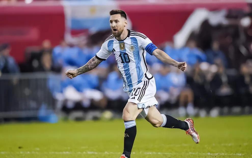 fifa足球世界绝代双骄梅西c罗,绝代双骄梅西c罗完整版