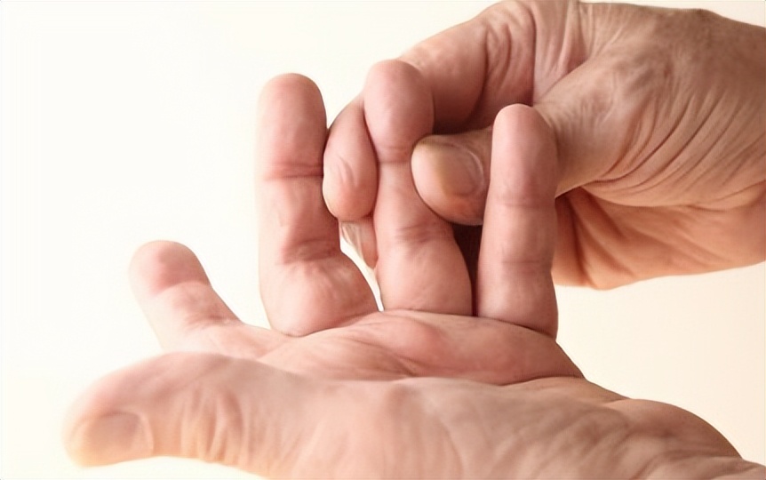 血压高手指会有什么异样,血压高的人有没有脚麻的症状