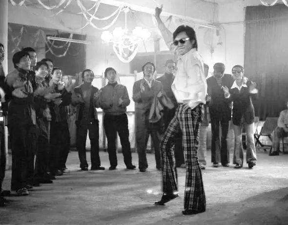 80年代人们戴的蛤蟆镜,最经典的蛤蟆镜