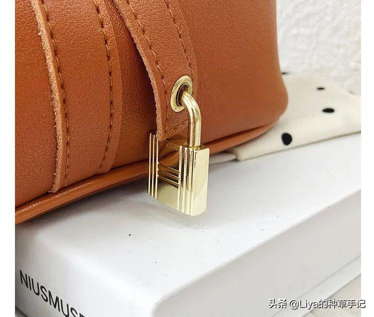这5款包包背出去一定会被夸好看,你的包包该换了这4款百搭又好看