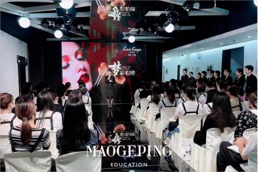 狐狸小妖2022美妆博览会,狐狸小妖化妆品集合店合作模式