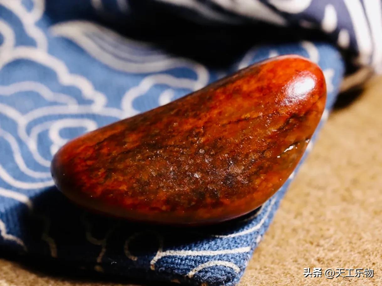 和田玉籽料值钱不值钱全在这两点,和田玉籽料精品怎样的才是收藏级