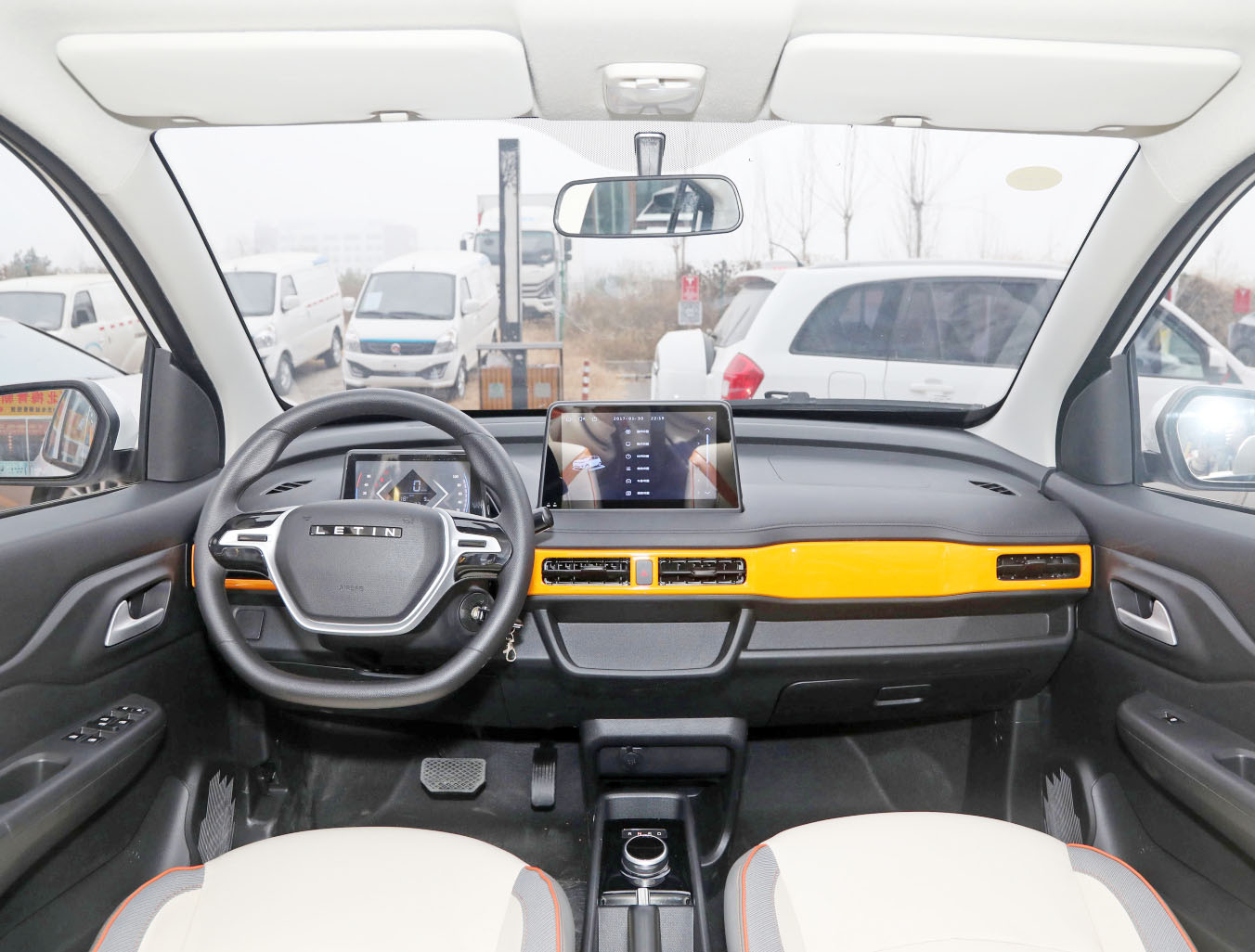 雷丁芒果新能源汽车代步3万内,四门五座的雷丁芒果新能源汽车