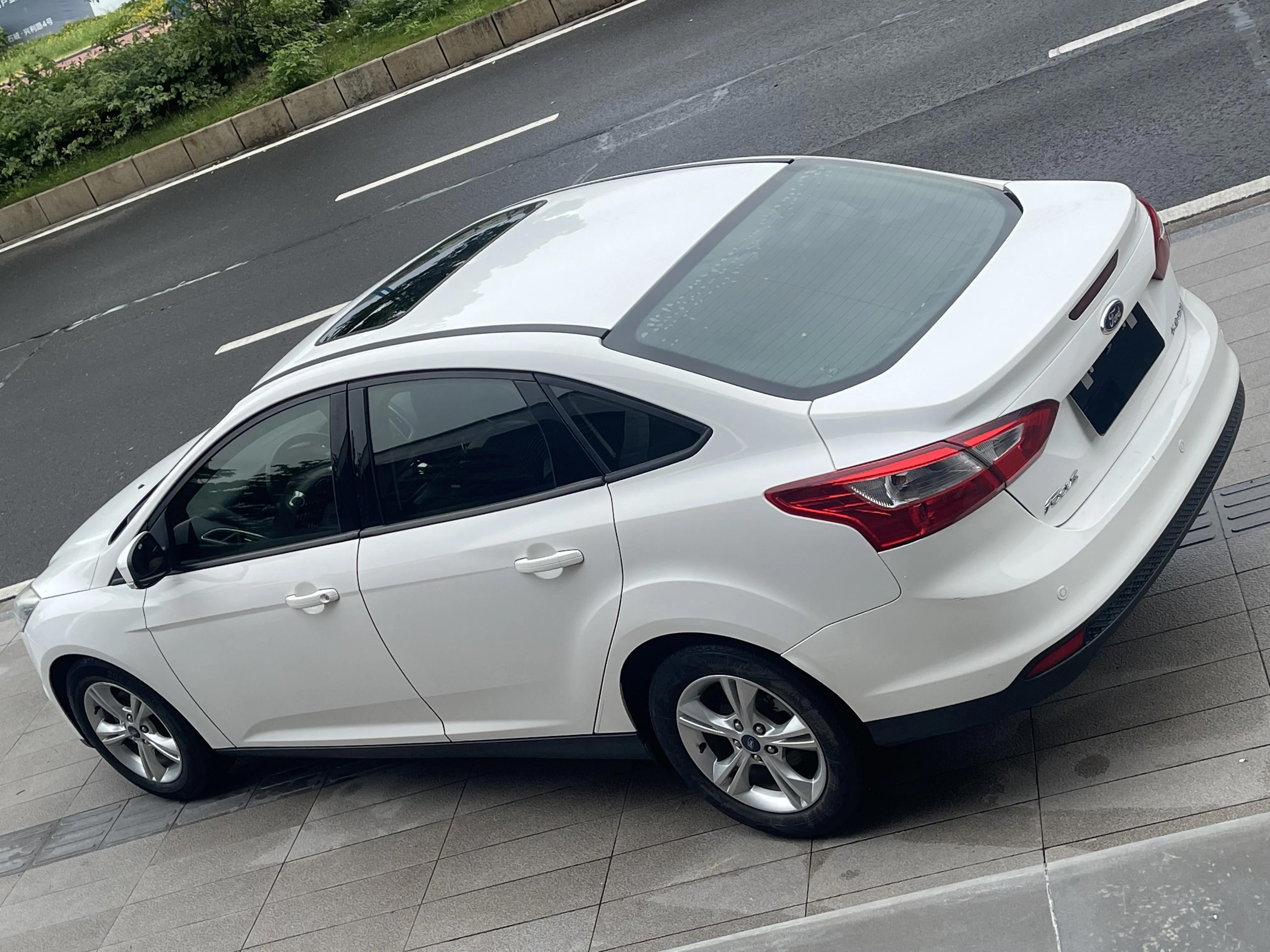 2013款福特福克斯1.6自动风尚型,2021福克斯stline按键图解大全