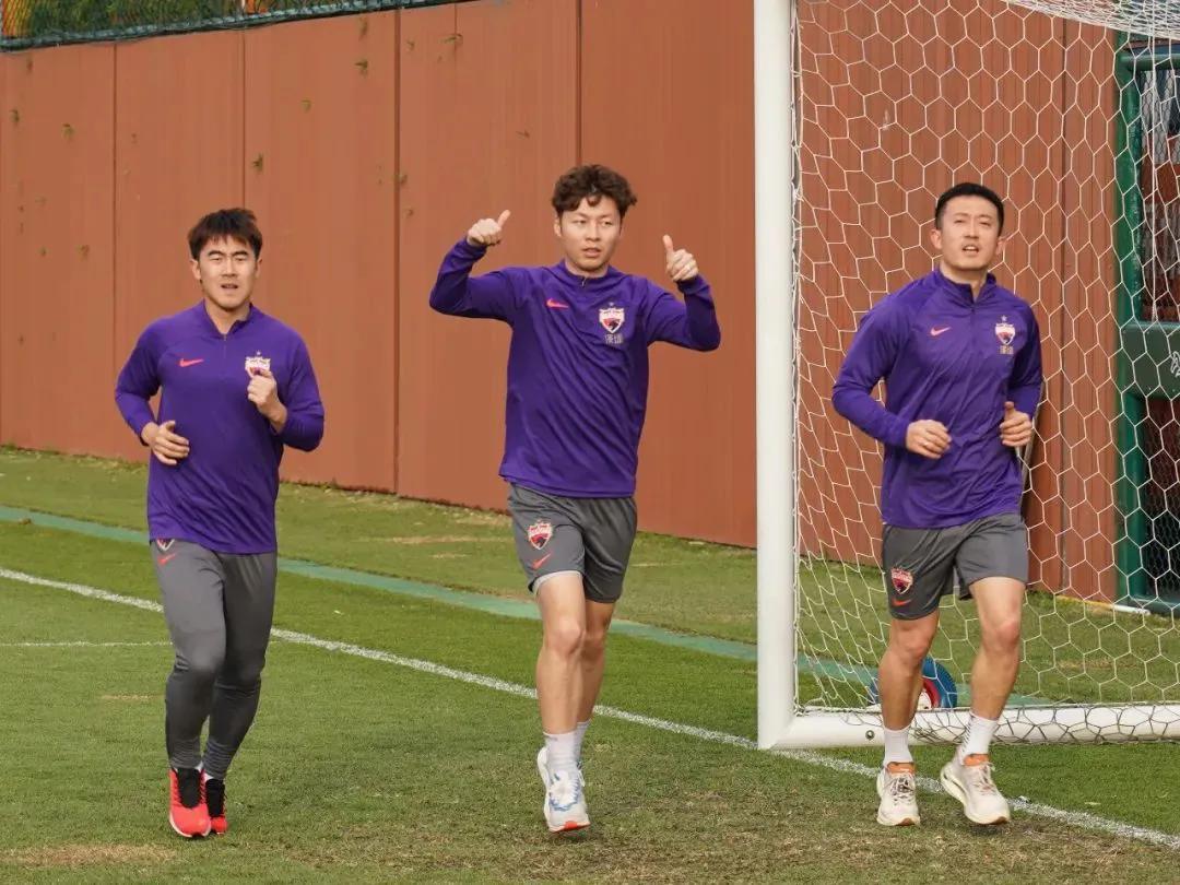 日籍教练足球,曝申花教练组新人已到位