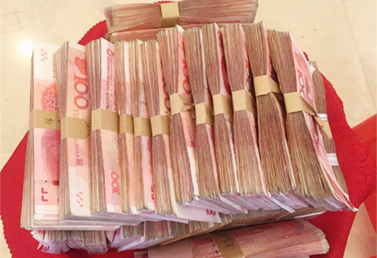 90后女出纳贪污720万案件初步调查,女会计贪污50万被判死刑