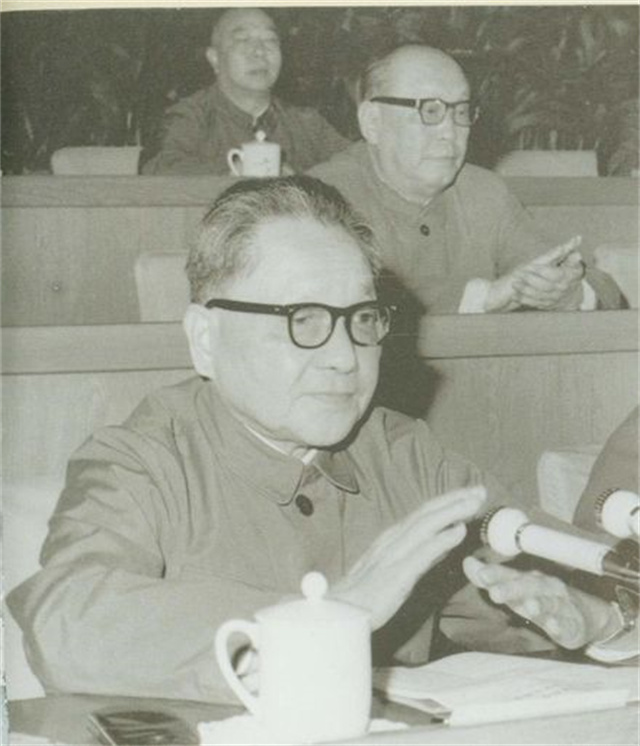 86年*伯承刘**逝世，*小平邓**看到治丧委员会名单大怒：怎么没有肖永银