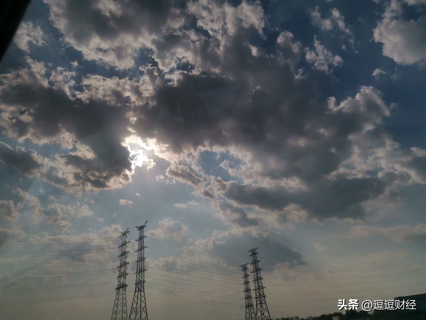 纳斯达克指数上涨下跌反映了什么,纳斯达克100指数今日操作分析