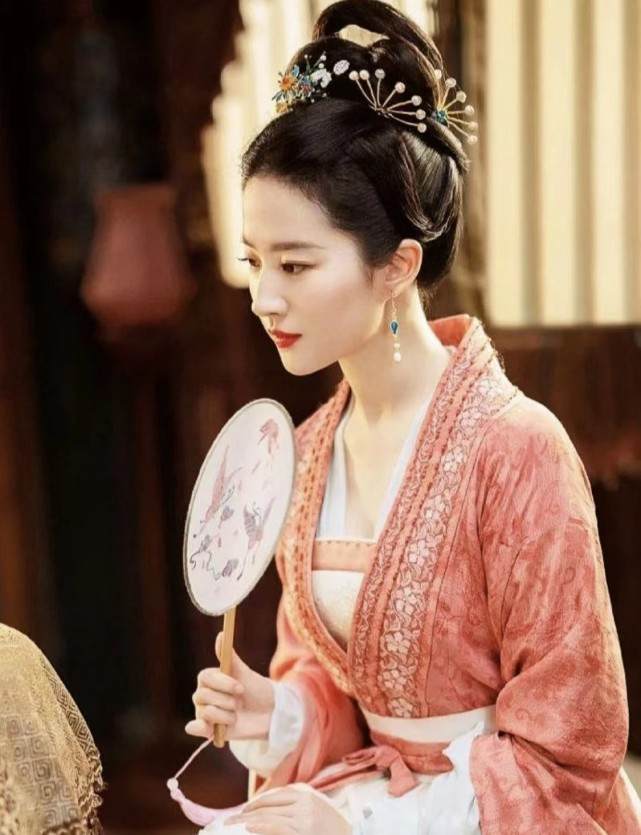 适合大光明脸型的发型,大光明发型怎么样才好看