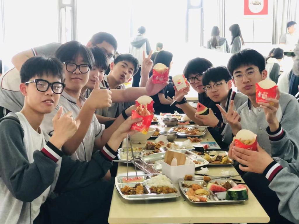 我搭好成长舞台，你搏出璀璨未来！青岛为明学校让每个孩子都成功