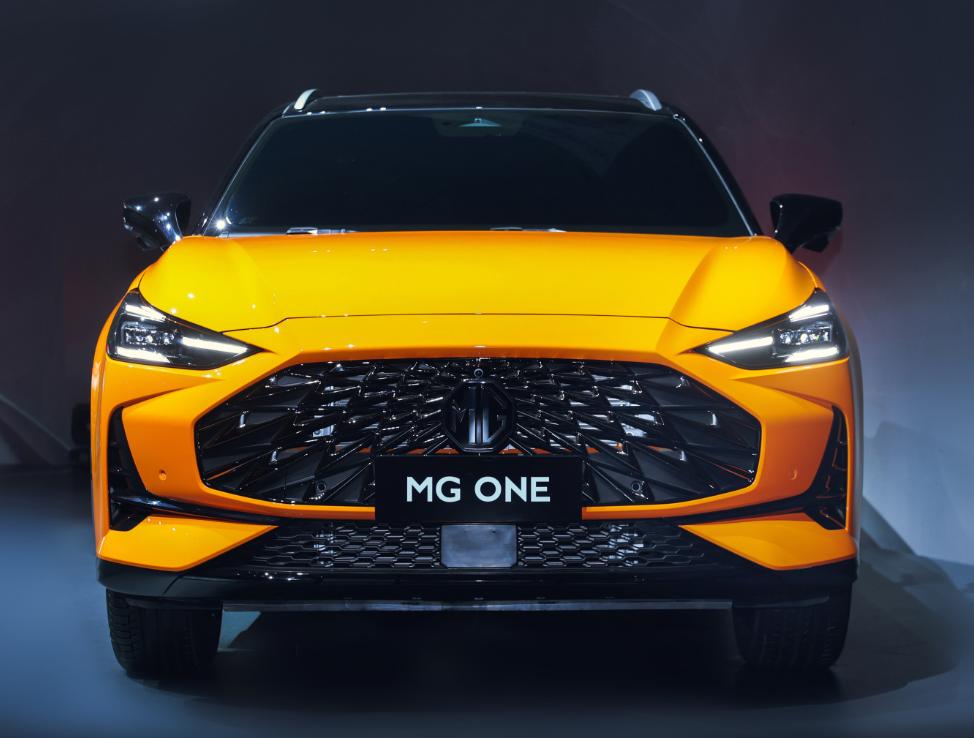 名爵mgone落地价,名爵mgone麋鹿测试