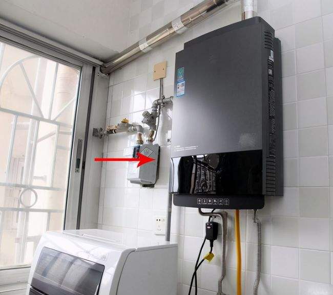 卫生间热水器用即热式还是储水式,即热式储水热水器怎么样