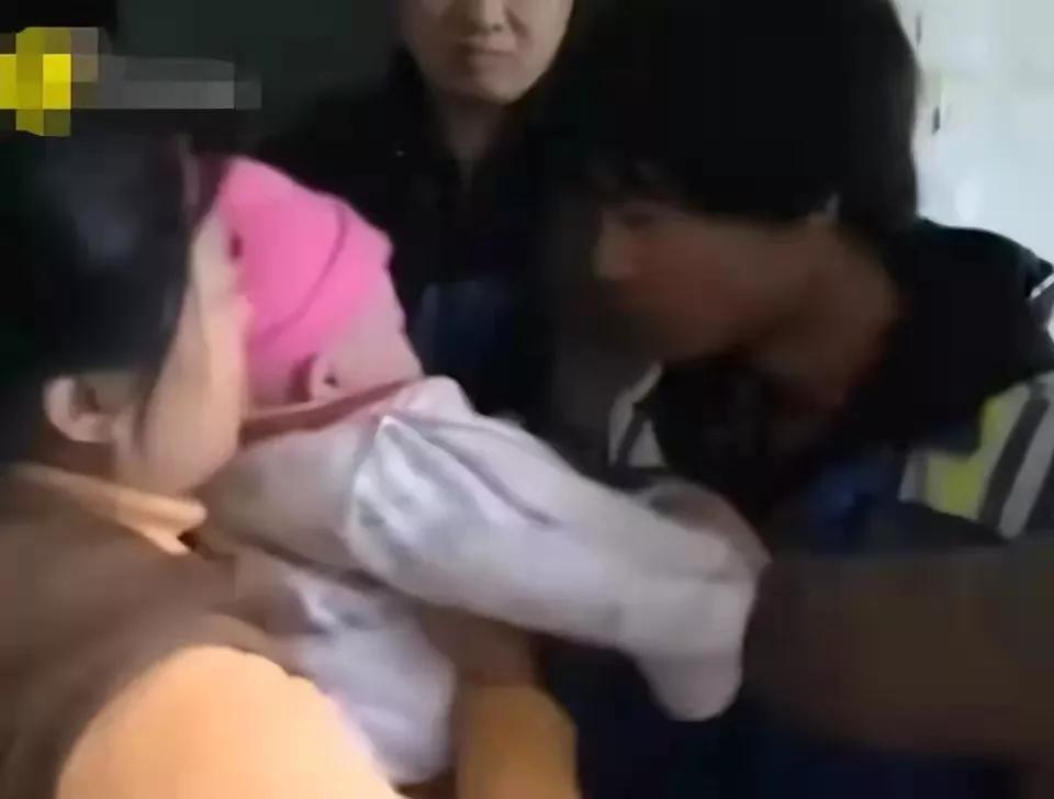 “死乞白赖”得不到爱情，哺乳期的她被“准丈夫”勒死斩成6截！