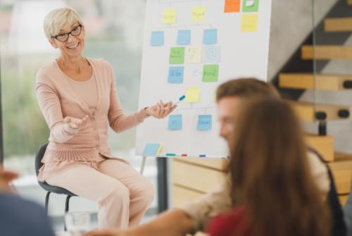 网店托管客服有哪些帮助,选择网店客服托管的方法和技巧