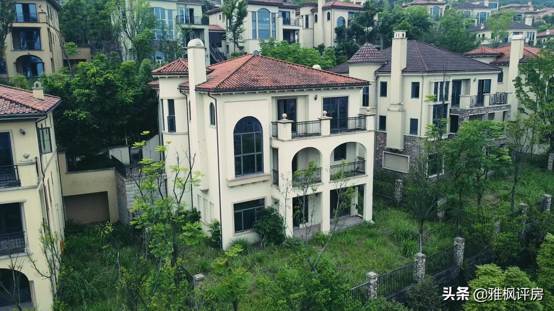 一成首付终成一日游？朝令夕改的背后，是小县城楼市的苦苦挣扎