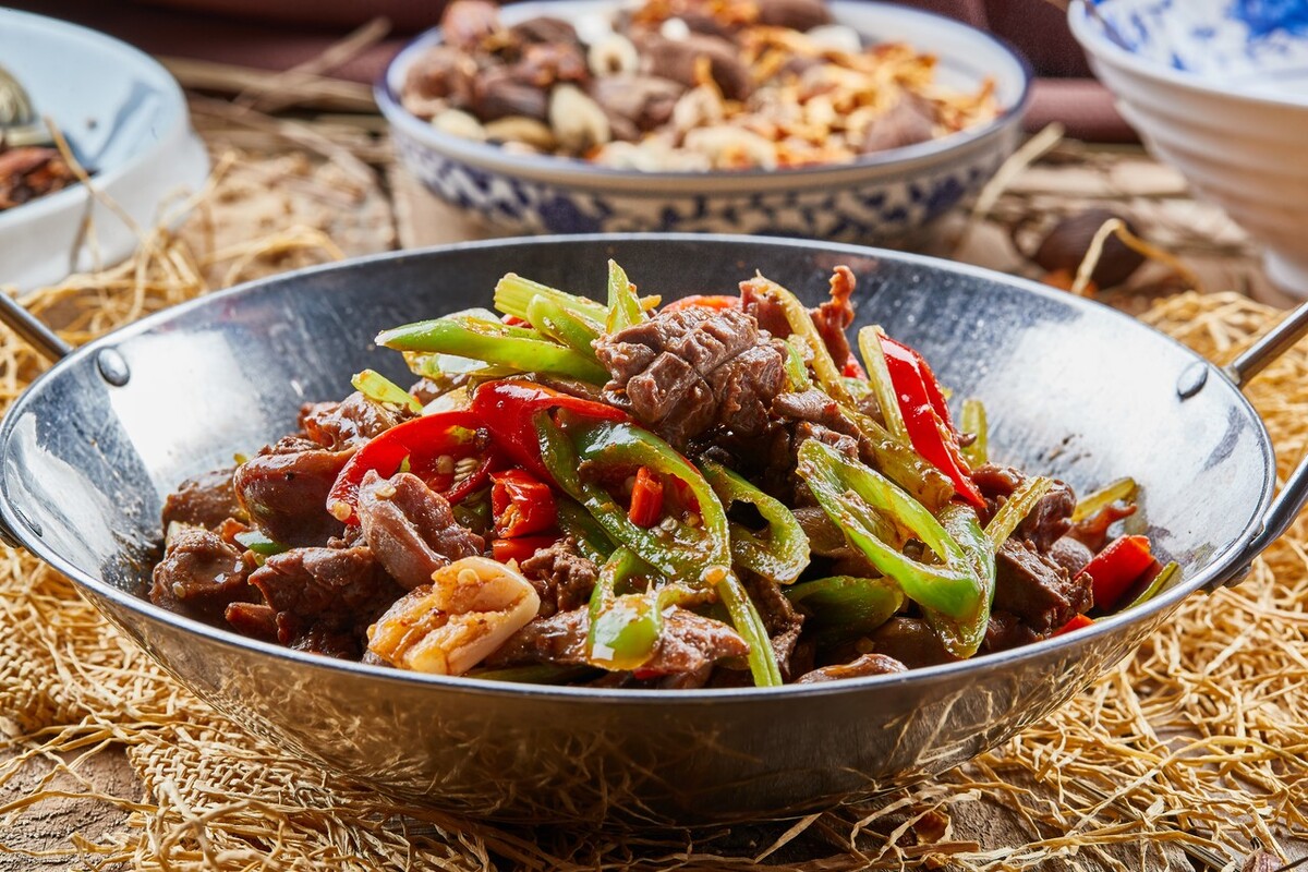 炒菜锅不要铁锅,炒菜锅怎么选铁锅不锈钢锅不粘锅