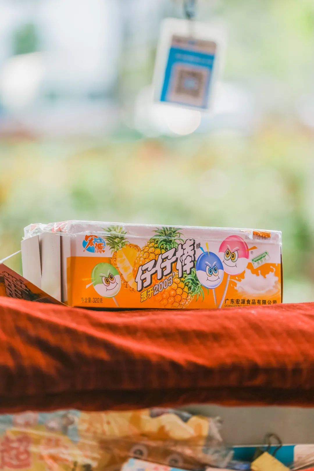 校门口的小店从来没有让人失望,校门口小店生意火爆