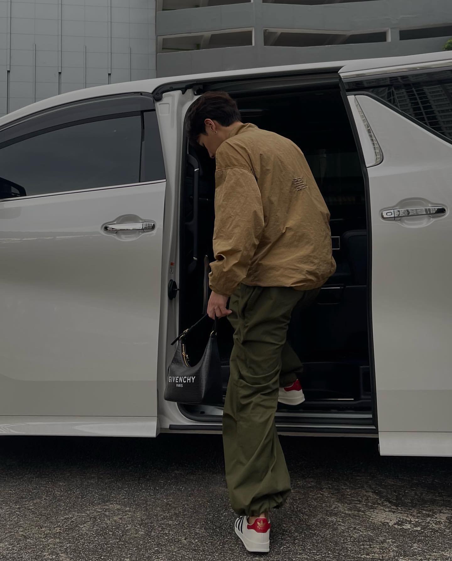 gun鍦ㄦ嘲鍥界敺鏄熼噷闈㈢殑榄呭姏,娉板浗鐢锋槦gun璧勬枡